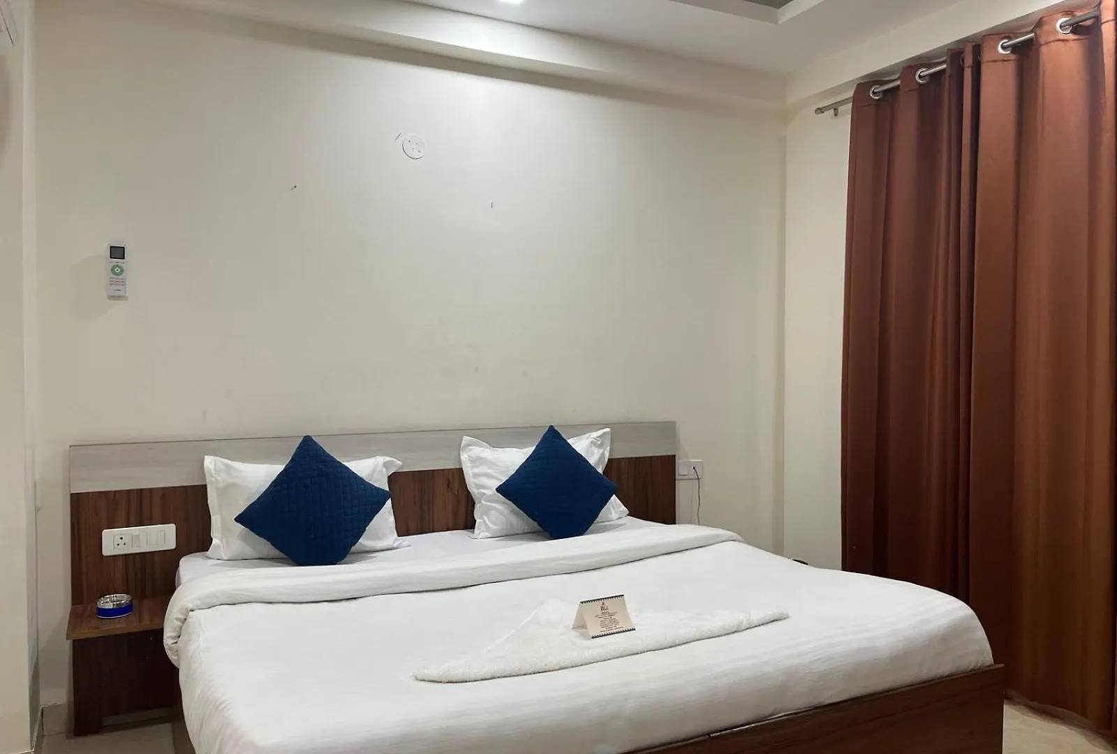 Hotel Comfort Inn 古尔冈 3*,
